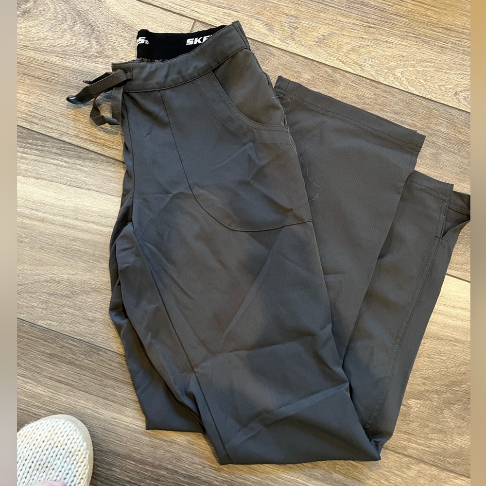 Sketcher scrubs
